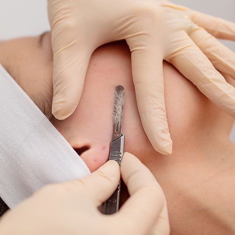 Velvet Dermaplaning Ritual - Flawless makeup application